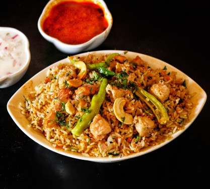 Chicken Mughalai Biryani Spicy)