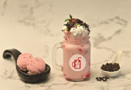 Strawberry Chocochip Fusion Thick Shake