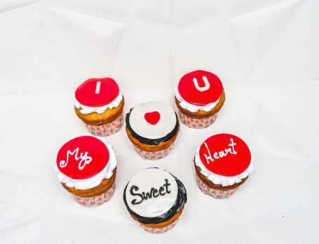 I Love You Sweet Heart Cupcakes