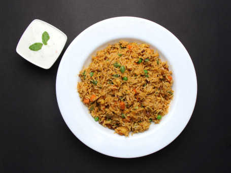 Veg Hyderabadi Dum Biryani (Brown)