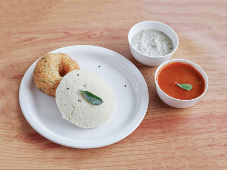 Idli (2 Pcs) Vada (2 Pcs) Sambar