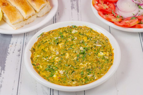 Green Katki Ghotala (2 Eggs) With 5 Pav