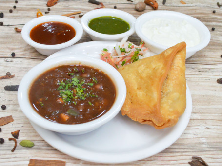 Chole Dahi Samosa (1 Pc)