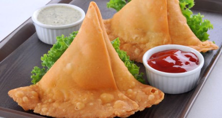 Aloo Muttar Samosa