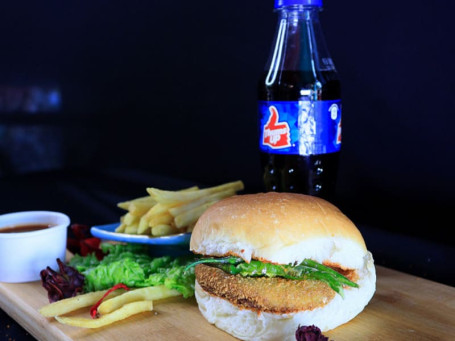 Masala Vada Pav(2) Masala Roll (2) Fries (1) 500 Ml Coldrink (2)