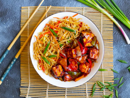 Chilli Paneer Gravy With Noodles