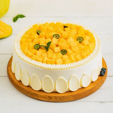 Eggless Mango Delight Cake (1/2 Kg)