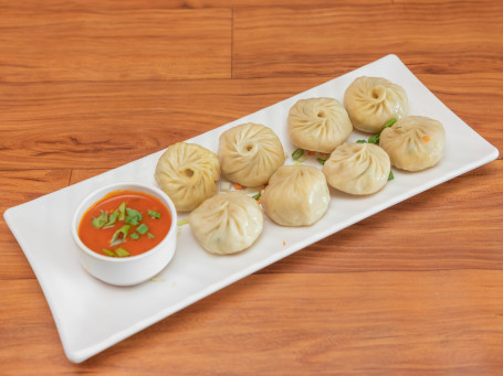 Vegetable Momos Steamed (8 Pcs)