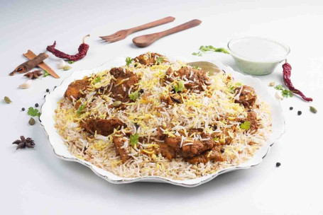 Lucknowi Chicken Dum Biryani [Serves 2-3]