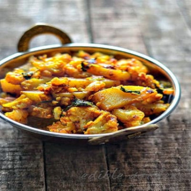 Achari Aloo Gobhi (400Ml)