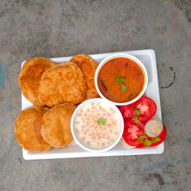 Aloo Sabzi With 6 Poori