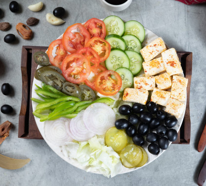 Guru Garlic Paneer Salad