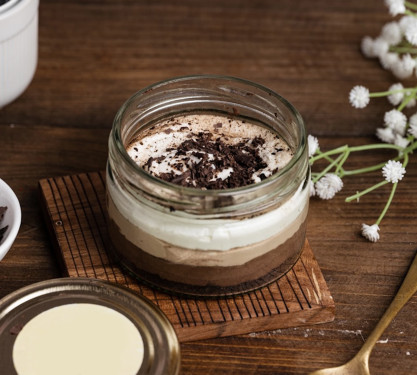 Eggless Chocolate Trio Jar