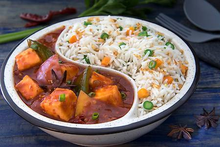 Chilli Paneer With Schezwan Fried Rice Bowl