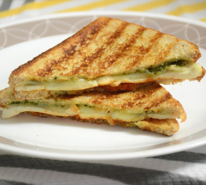 Paneer Tikki Sandwich With Cheese