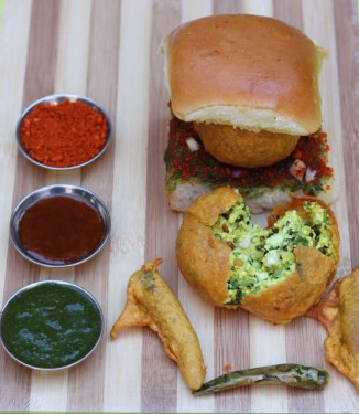 Full Paneer Loaded Vada Pav