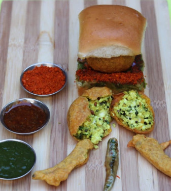 Spicy Full Paneer Vada Pav