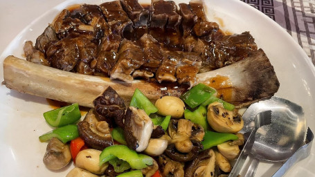 Hóng Jiǔ Ān Gé Sī Niú Lē Bā/Stewed Angus Beef Ribs With Red Wine