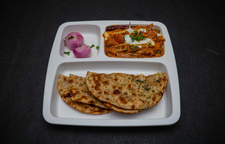 Kadhai Paneer 2 Pcs Tandoori Roti Circa Onion