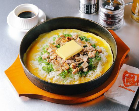 Jiàng Yóu Nǎi Xiāng Tiě Bǎn Chǎo Fàn Hot Plate Stir-Fried Rice With Soy Sauce And Cream Sauce ，