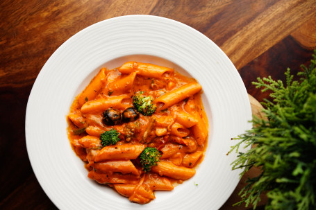 Veg Arrabiata Pasta(Red Sauce)