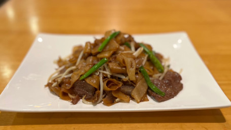 Beef Chow Fun (L) Chǎo Niú Hé