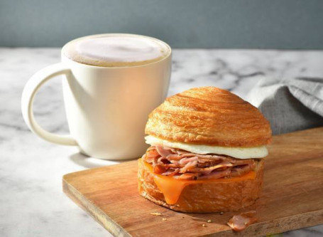 Pain Croissant À La Dinde Et Au Fromage