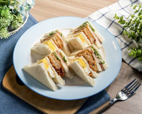 Cuì Pí Jī Tuǐ Zǒng Huì Club Sandwich Au Pilon De Poulet Croustillant