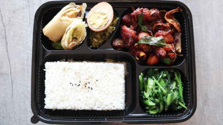 Cb9. Sān Bēi Jī Biàn Dāng Three Spiced Chicken W/Basil Bento