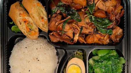 Cb13. Sān Bēi Kè Jiā Zhū Jiǎo Biàn Dāng Three Spiced Pork Knuckles Bento