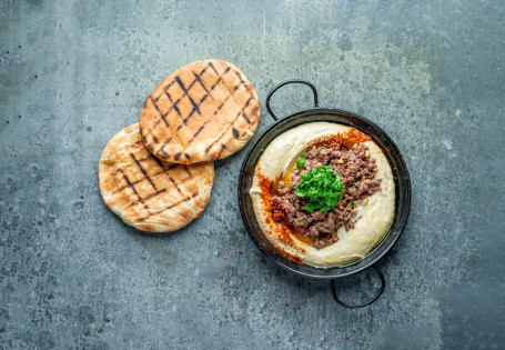 Hummus With Minced Beef