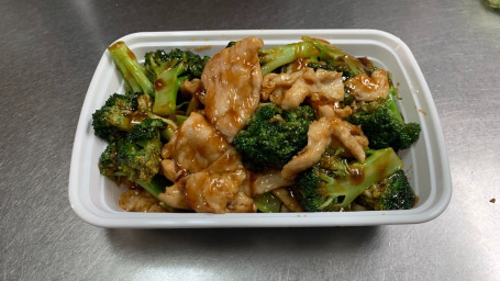 L5. Chicken With Broccoli Jiè Lán Jī