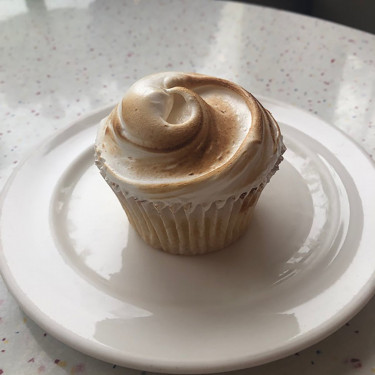 Lemon Meringue Cupcake