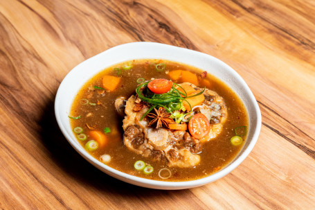 Sop Buntut (Beef Oxtail Soup With Rice)