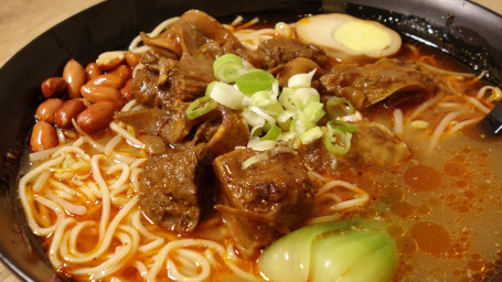 N05. Braised Beef Brisket With Tendon Fat Noodles Hóng Shāo Niú Ròu Miàn