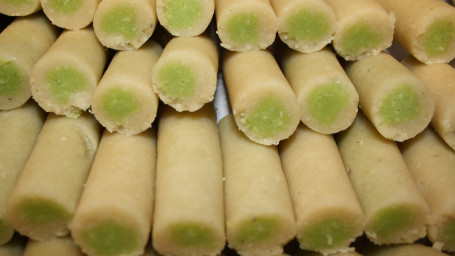 Kaju Rolls (1 Lb)