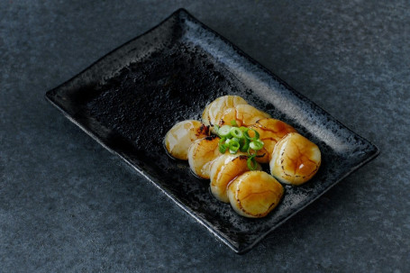 Aburi Scallop Tasting Plate