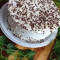 Torta massa branca recheiode Ninho.ou chocolate serve até 15 fatias.