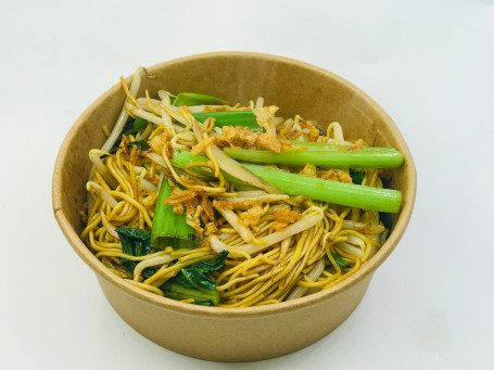Soft Fried Noodles With Bean Sprouts