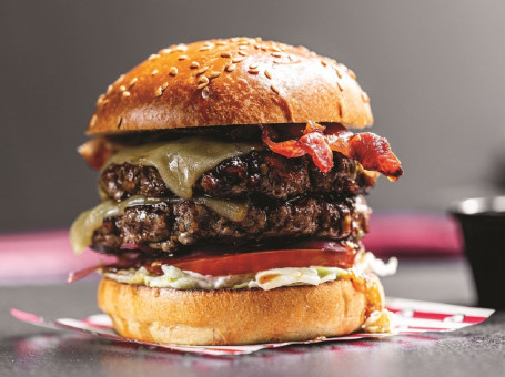 Rég Du Vendredi Double Empilé; Burger Glacé