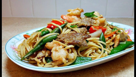 C 7. House Lo Mein