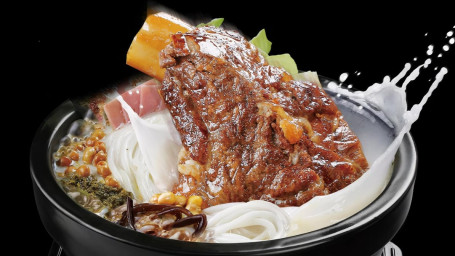 A4 Rattan Pepper Flavored Rice Noodle Soup With Chicken Chop Zī Wèi Téng Jiāo Jī Pái Mǐ Xiàn