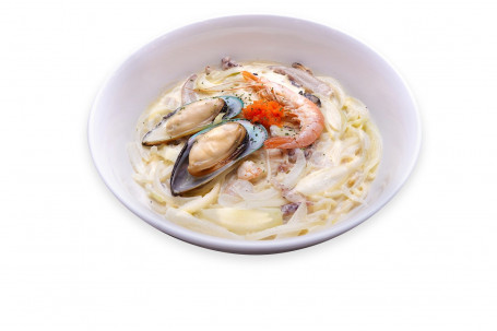 Cream Sauce Seafood Noodle Soup
