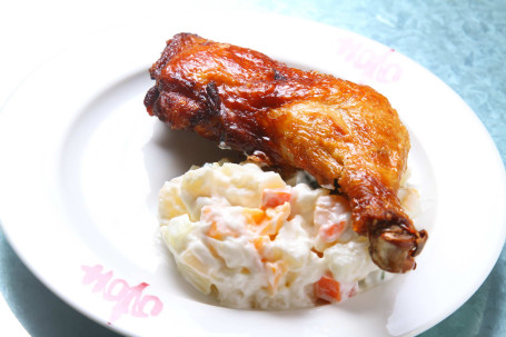 Zhà Jī Pí Pèi Shǔ Zǐ Zá Guǒ Shā Lǜ Crispy Fried Chicken Leg With Potato Fruit Salad