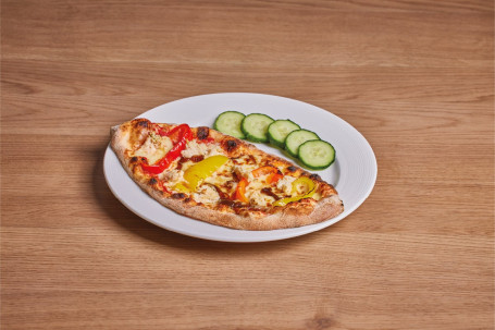 Pizza Pour Enfants Au Poulet, Poivrons Rôtis Et Oignons Balsamiques