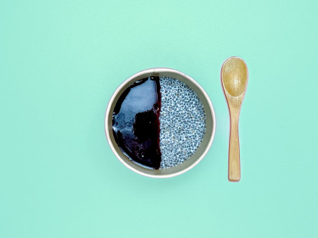 Pudding De Chia Au Lait De Coco Et Coulis De Fruits Rouges