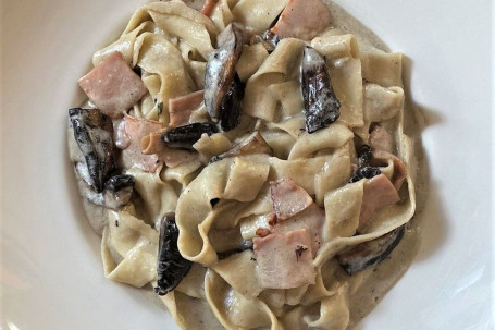 Tagliatelle Con Panna, Funghi, Prosciutto Cotto