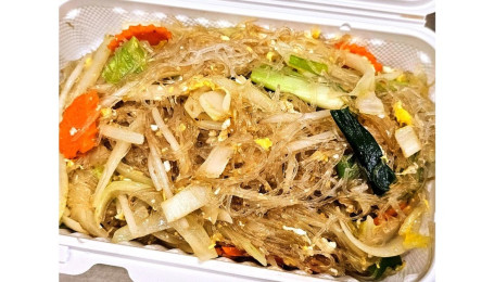 Pad-Woon-Sen (Glass Noodle Stir-Fried)