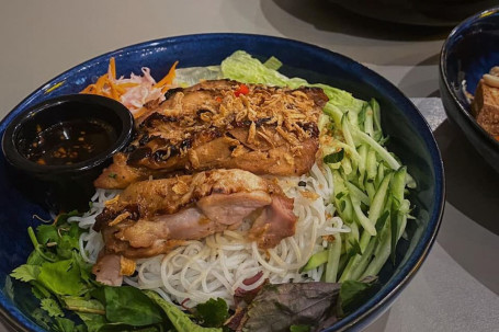 Grilled Chicken Thigh Vermicelli