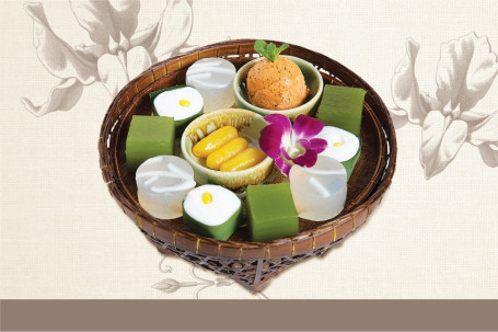 Thai Dessert Platter Tài Shì Gāo Diǎn Pīn Pán Bān Lán Qiān Céng Gāo,、 Yē Zhī Gāo Jí Yē Zhī Xī Mǐ Gāo